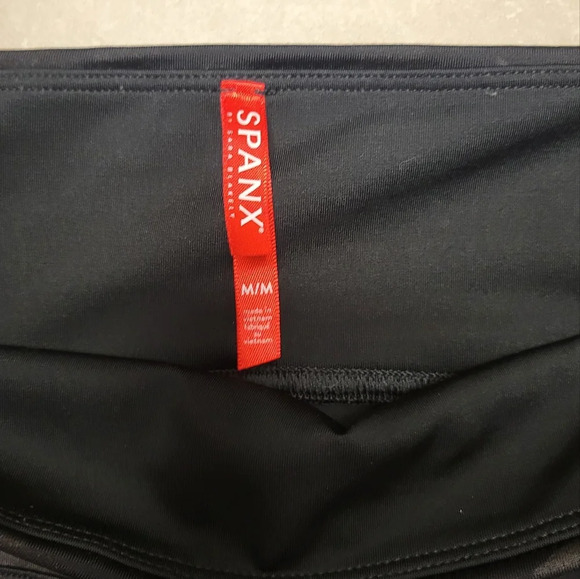 Spanx Fuax Leather Camo Leggings Medium Black - Picture 3 of 4